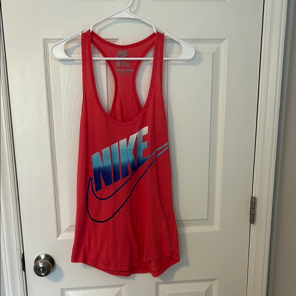 Women’s pink Nike racerback tank top (small)